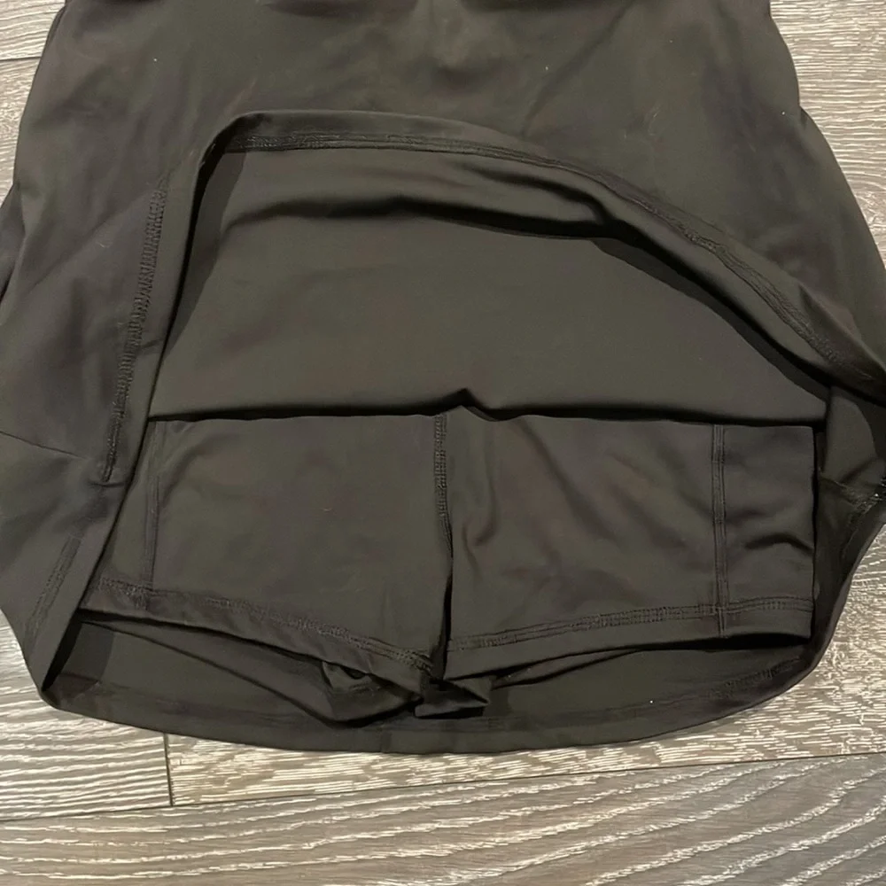 Garage athletic dress - Picture 2 of 3